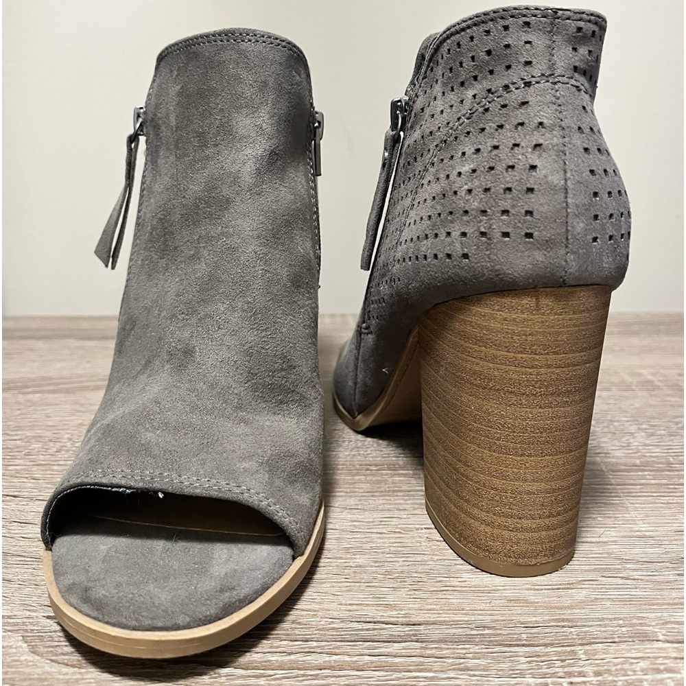 Open toe booties size 9 1/2